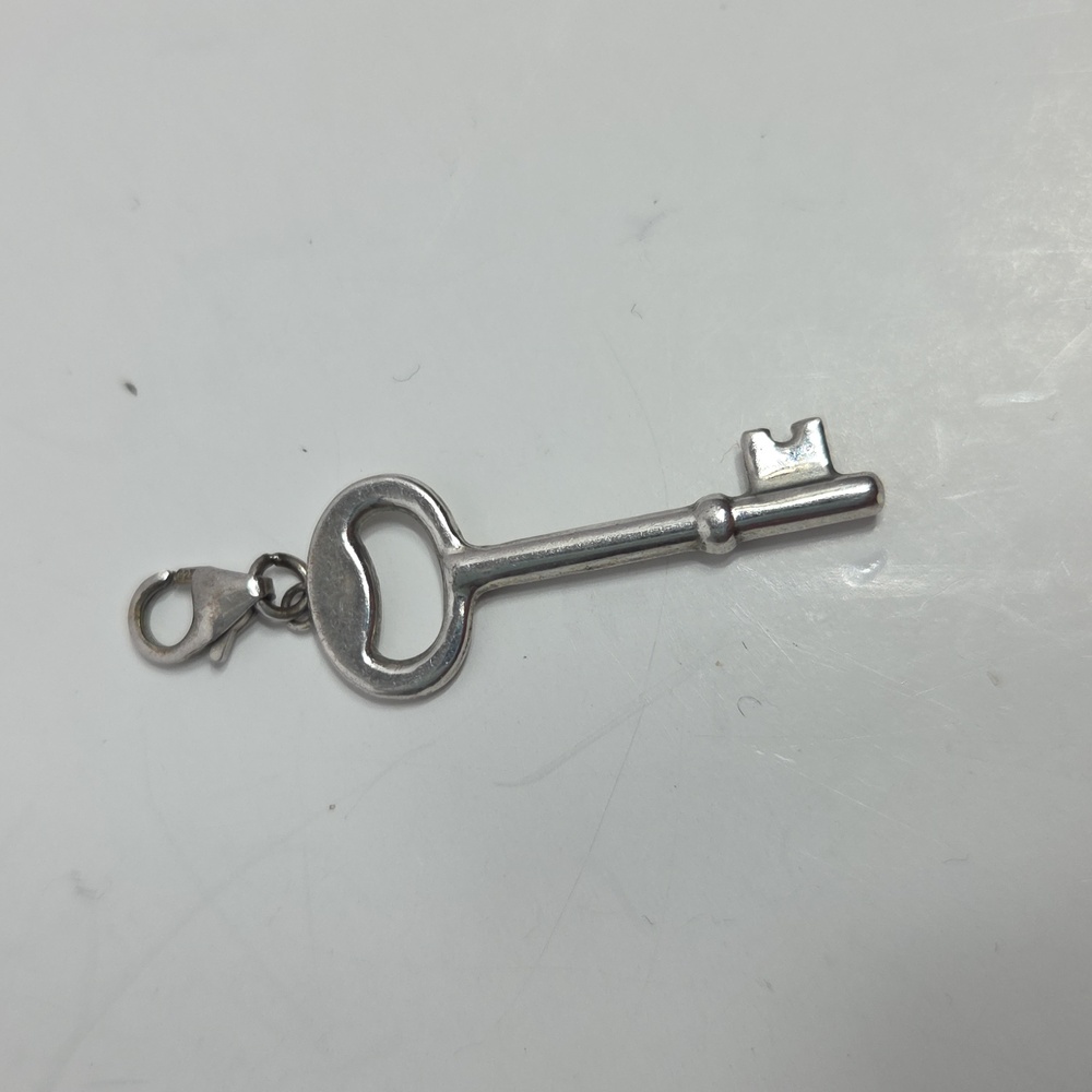 sterling silver 925 old fashion key charm lobster clasp needs chain unlock